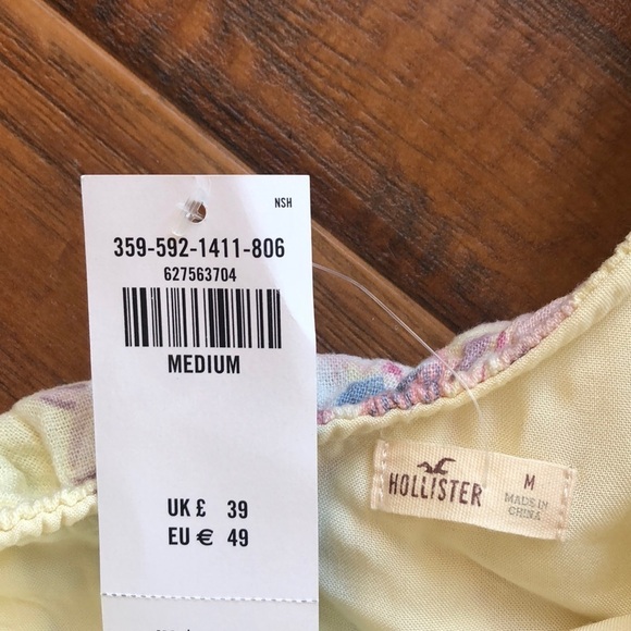 - NWT Hollister Dress - Size Medium - Picture 2 of 7